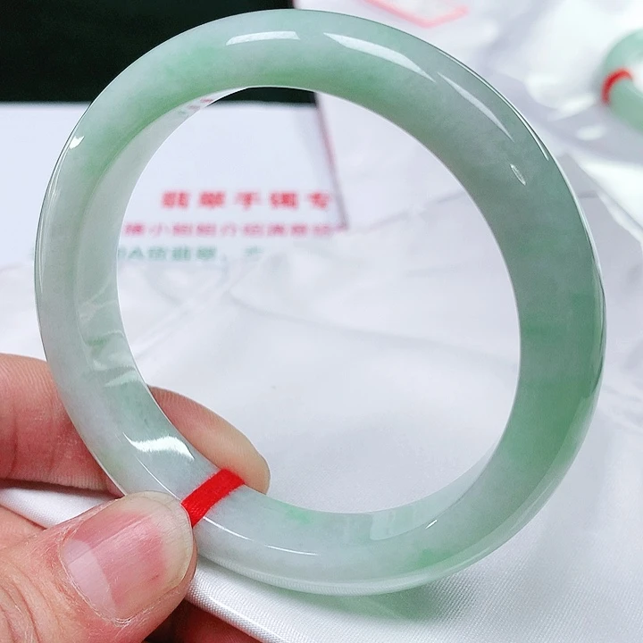 翡翠手镯（圆镯）未镶嵌天然翡翠手镯