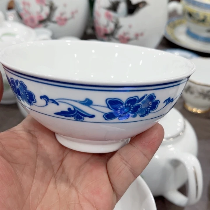 壶釉下五彩的瓷器和瓷器