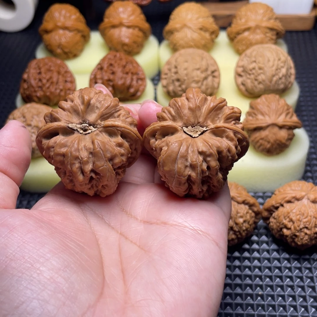 文玩核桃吊坠平谷凹底