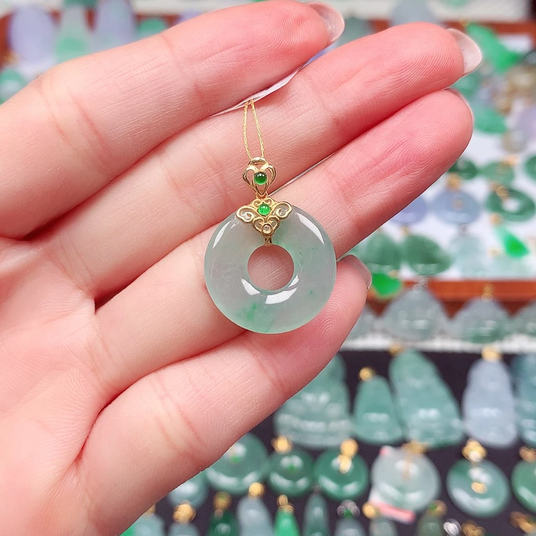 翡翠颈饰18K金镶嵌天然翡翠A货