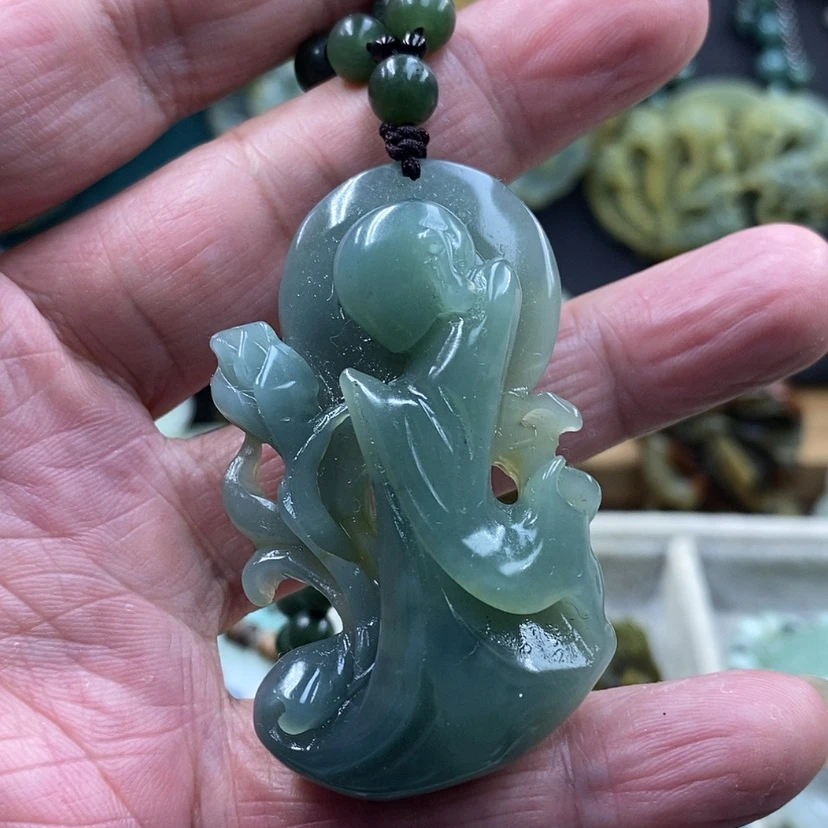 【闪购商品】未镶嵌蛇纹石玉吊坠