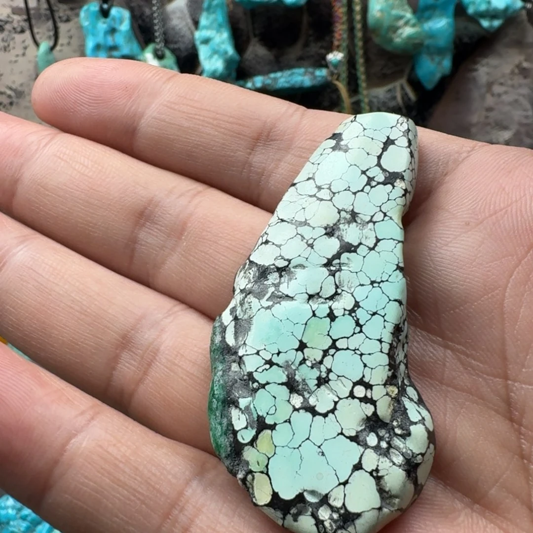 绿松石未镶嵌珠宝奇石