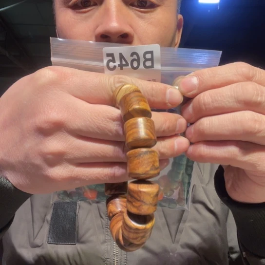 大叶紫檀（黑酸枝木类）苏***?645