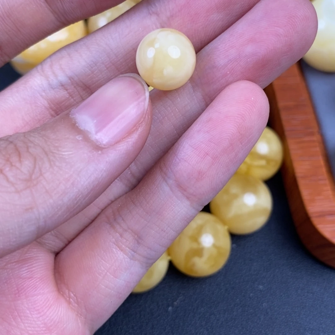 琥珀未镶嵌裸石34