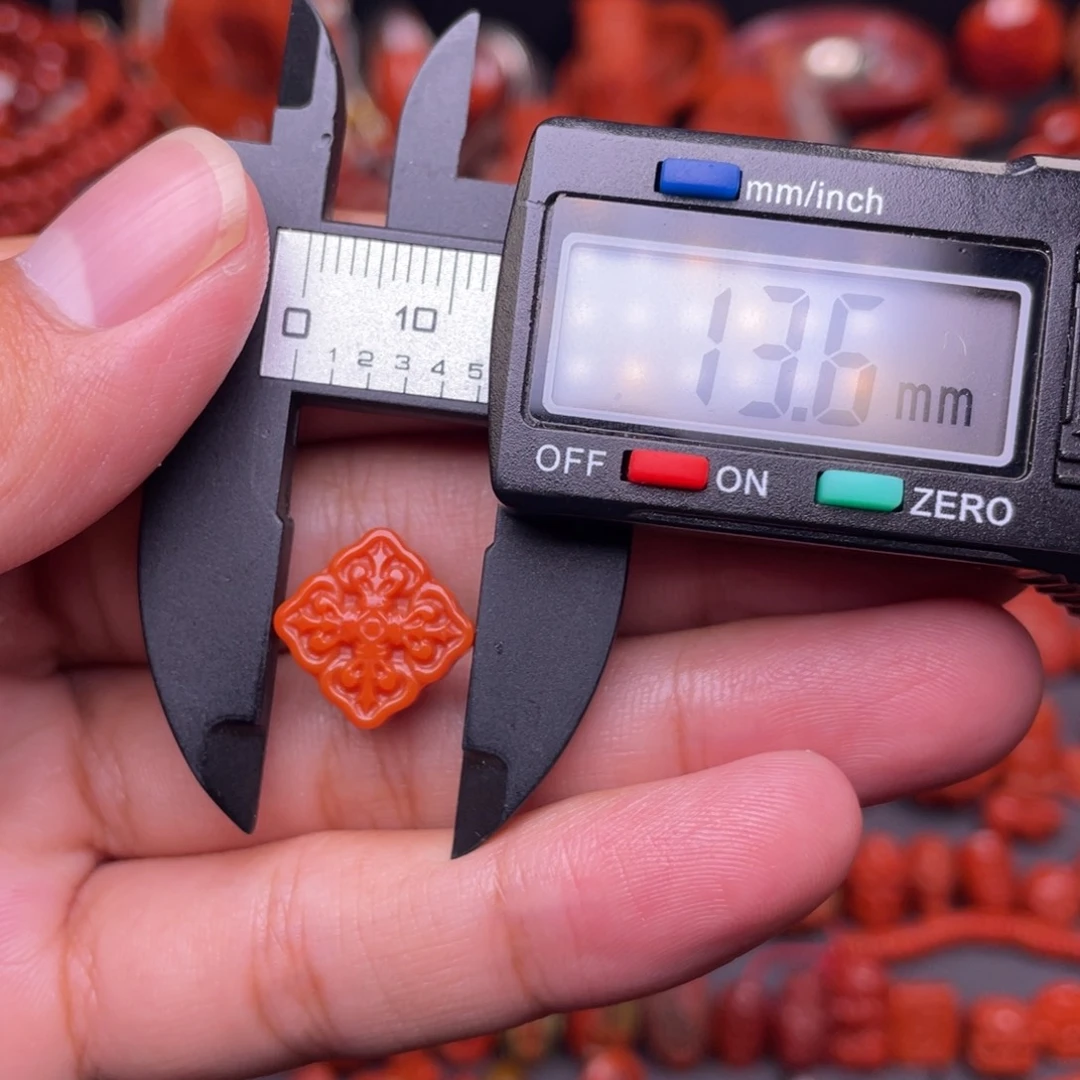 南红玛瑙配饰未镶嵌