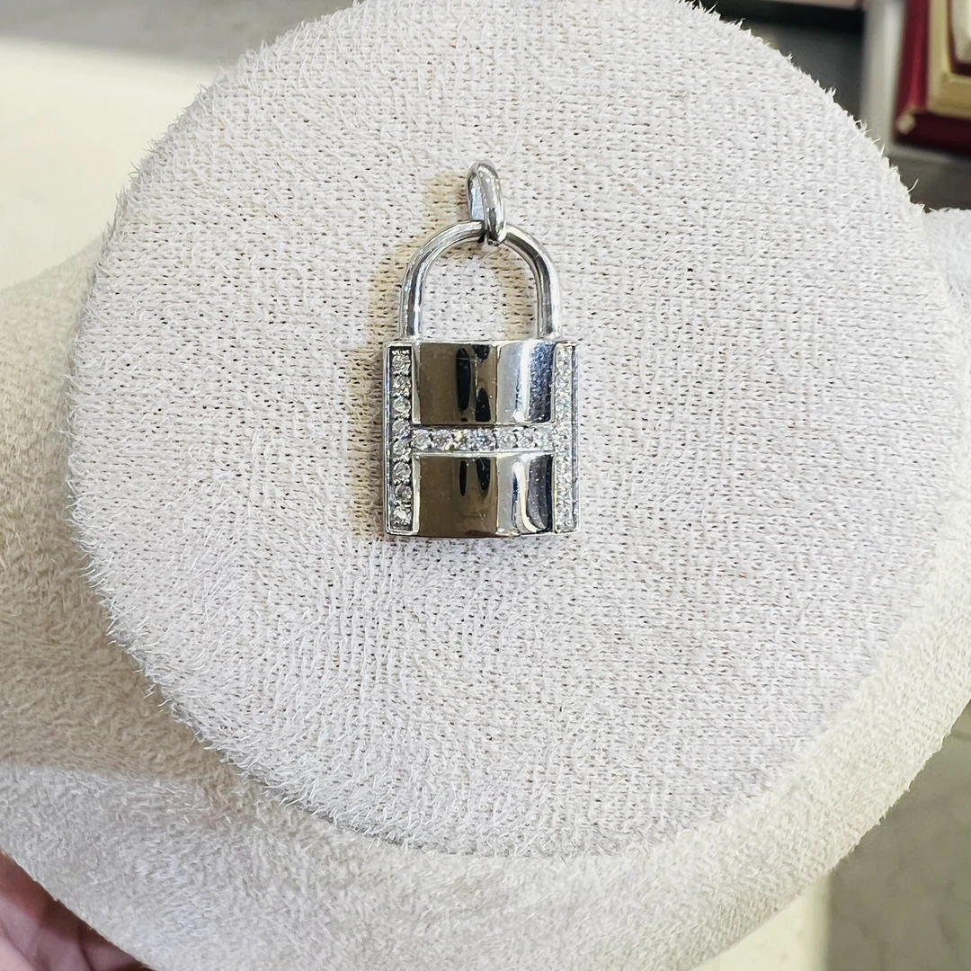 PT950铂金镶嵌H锁头吊坠