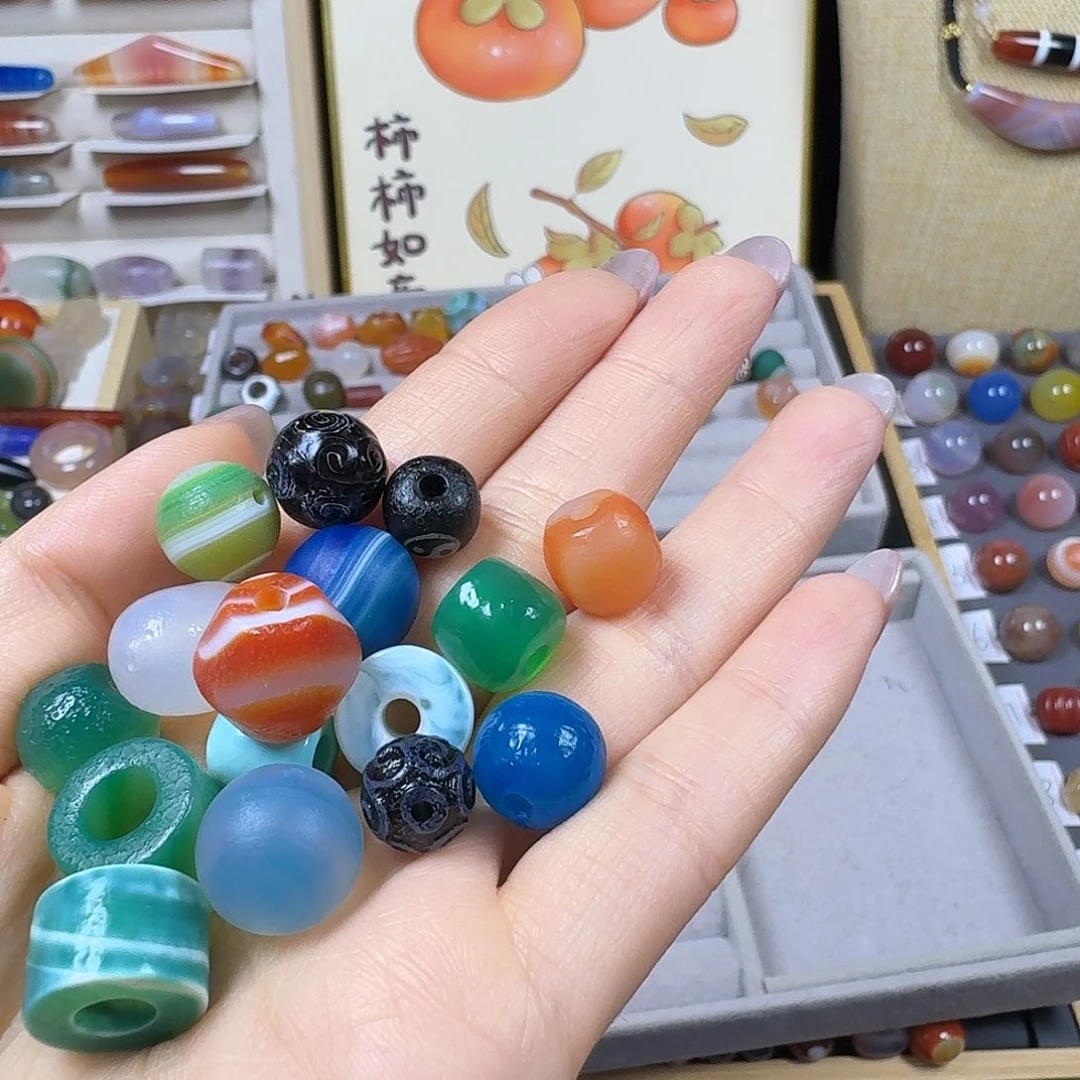 小***。玛瑙/玉髓未镶嵌颈饰