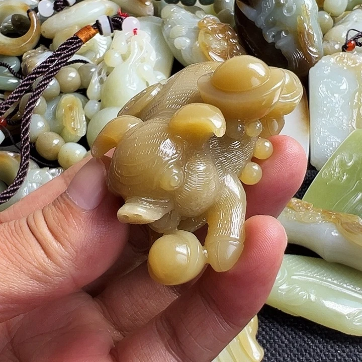 鹏***里和田玉未镶嵌吊坠(不含链)