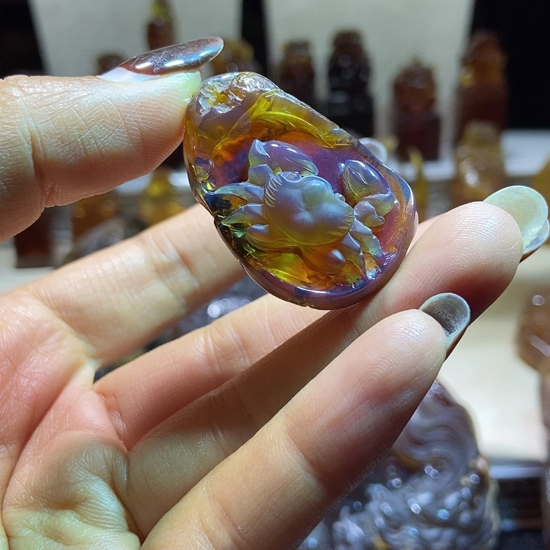 琥珀颈饰未镶嵌螃蟹富甲天下