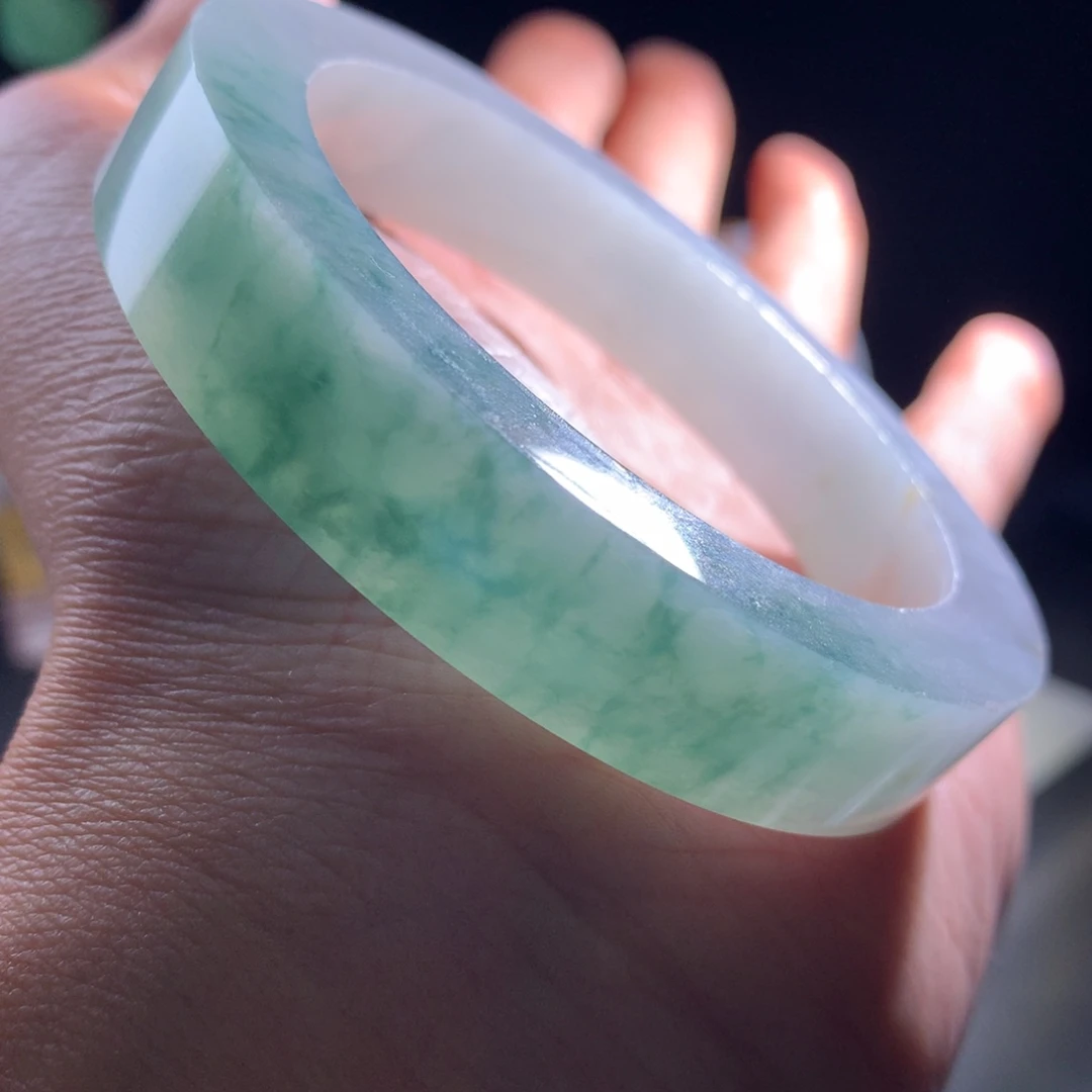 定制翡翠未镶嵌手镯