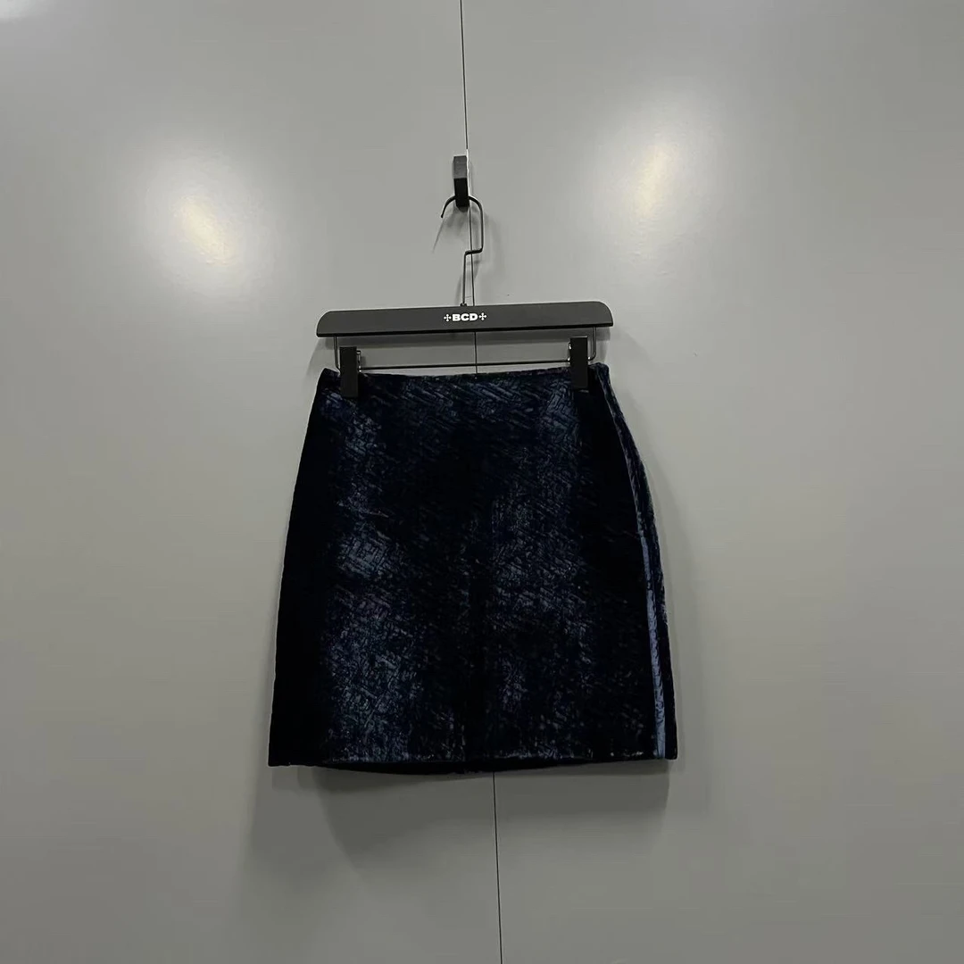 99新 FENDI/芬迪  藏青色双F丝绒短裙 38码/全新