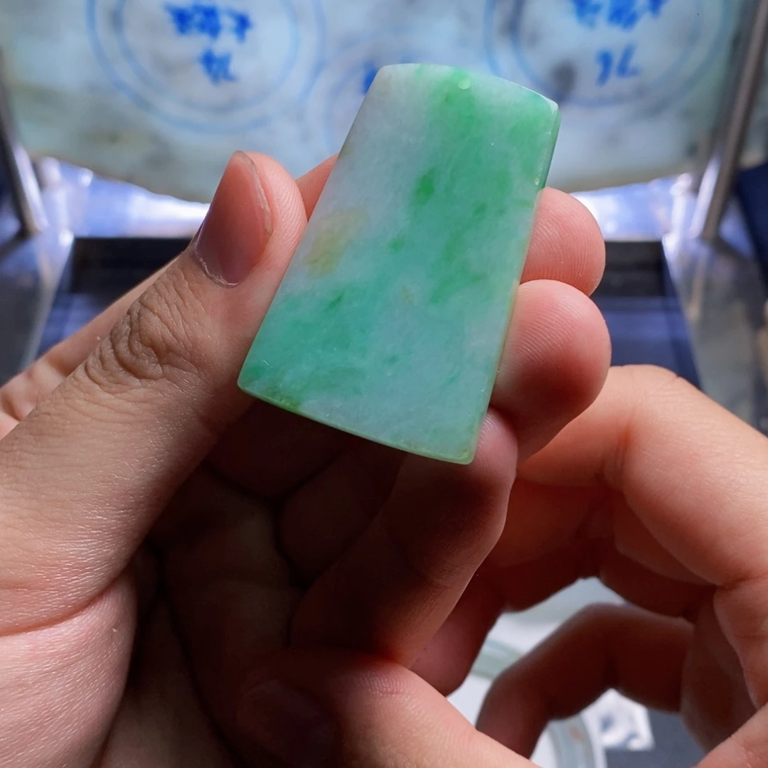 翡翠未镶嵌颈饰单单美翡翠