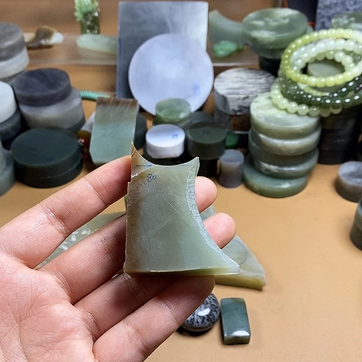 (***)和田玉（糖玉）未镶嵌珠宝半成品