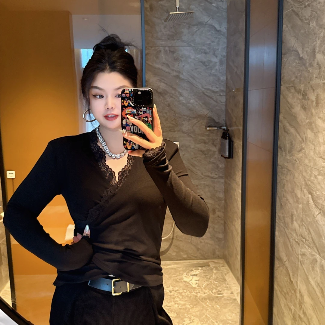 「鞠环环150斤显瘦穿搭推荐」蕾丝v领不规则长袖小衫