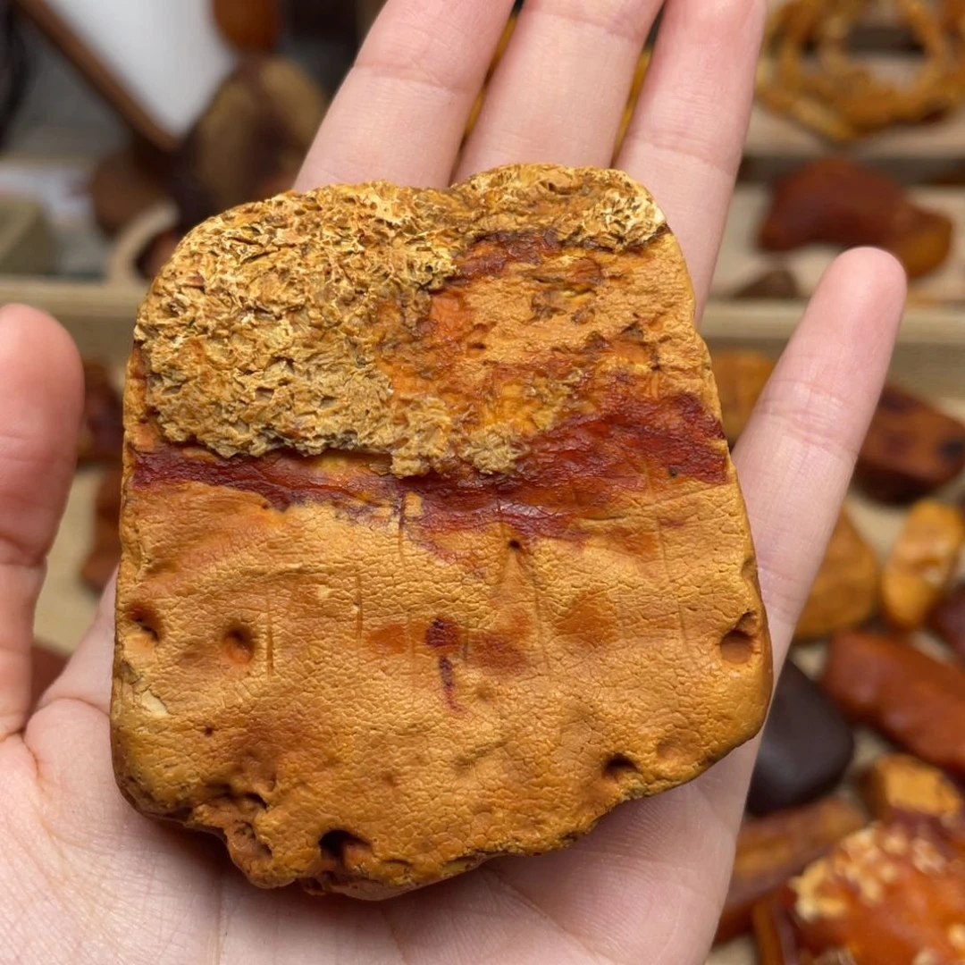 未镶嵌琥珀珠宝奇石