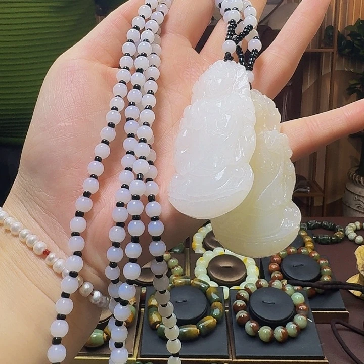 蛇纹石玉手串未镶嵌