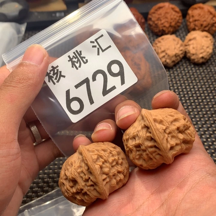 文玩核桃吊坠玉枕