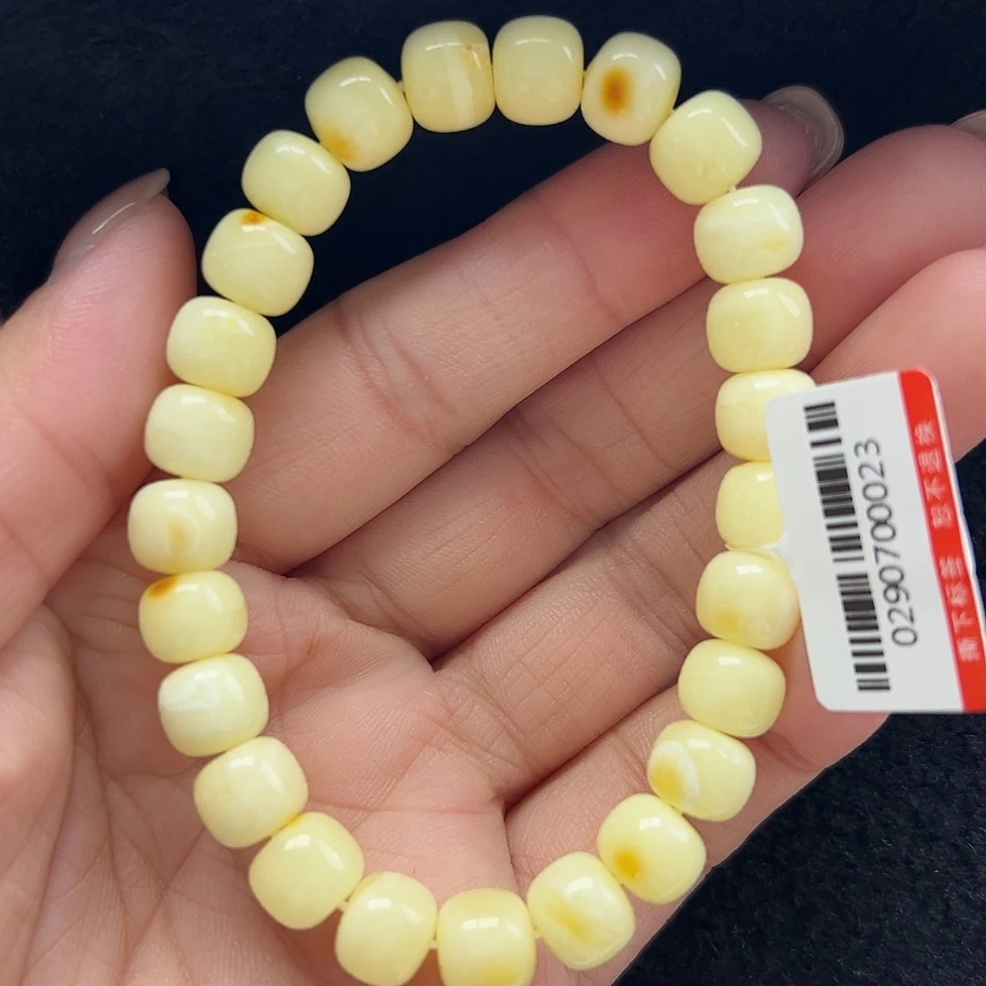 未镶嵌琥珀珠宝奇石