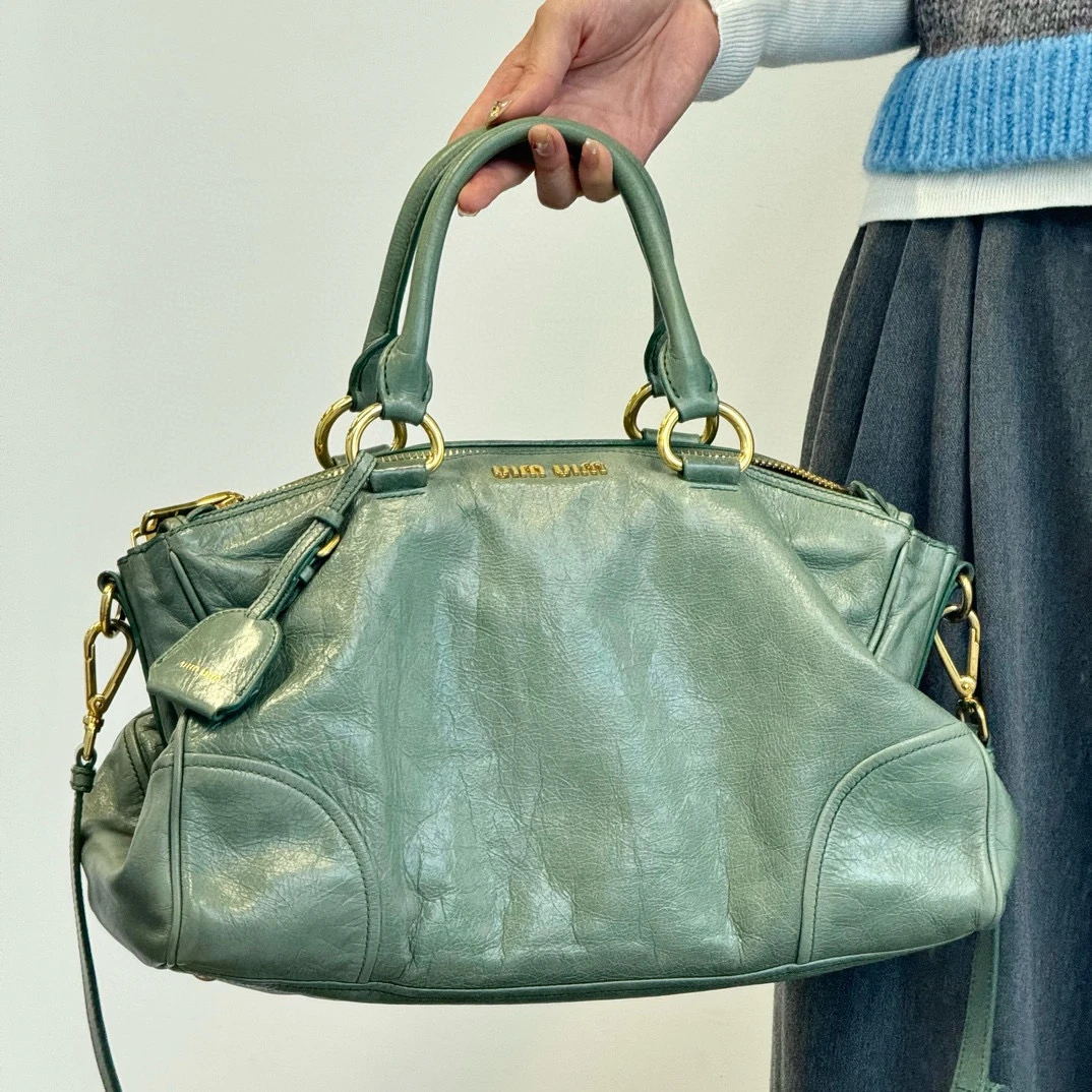 95新 MIU MIU/缪缪 miumiu 莫兰迪绿色金扣手提斜挎包