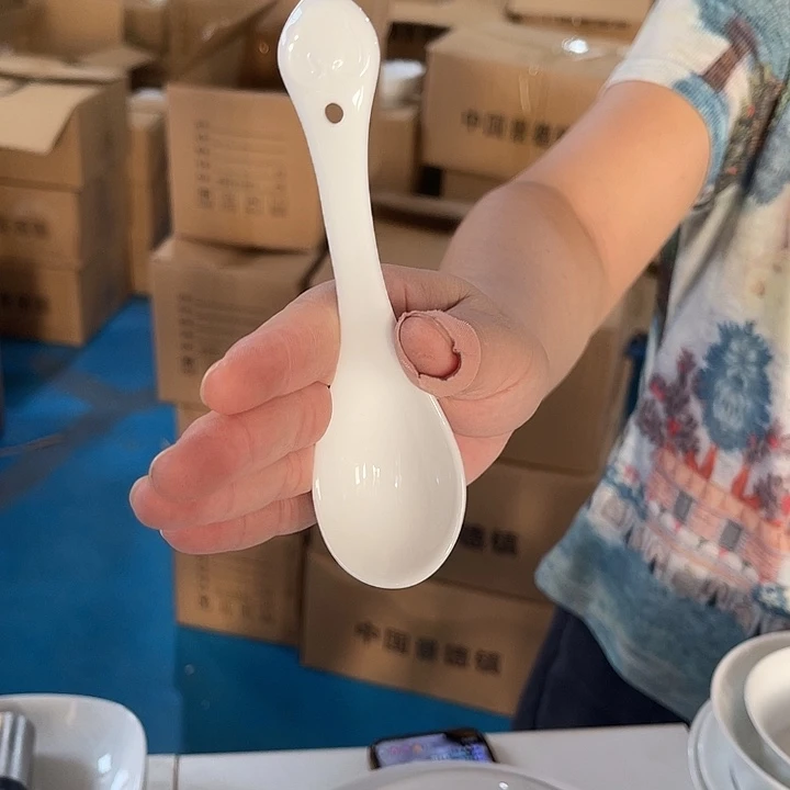 瓷片云白小勺六个，包邮