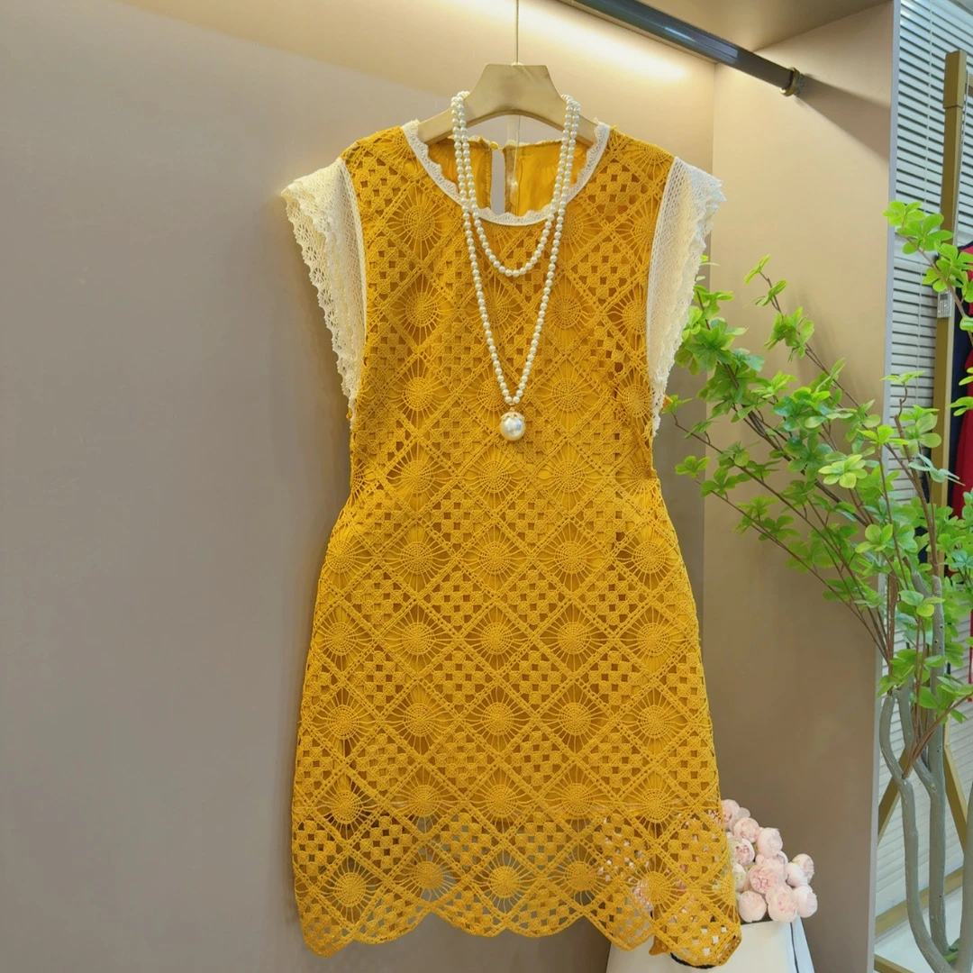 夏季时尚显瘦圆领镂空高级感气质百搭连衣裙（长91左右）