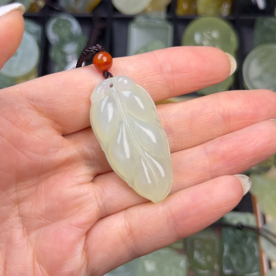 蛇纹石玉未镶嵌吊坠(赠链)