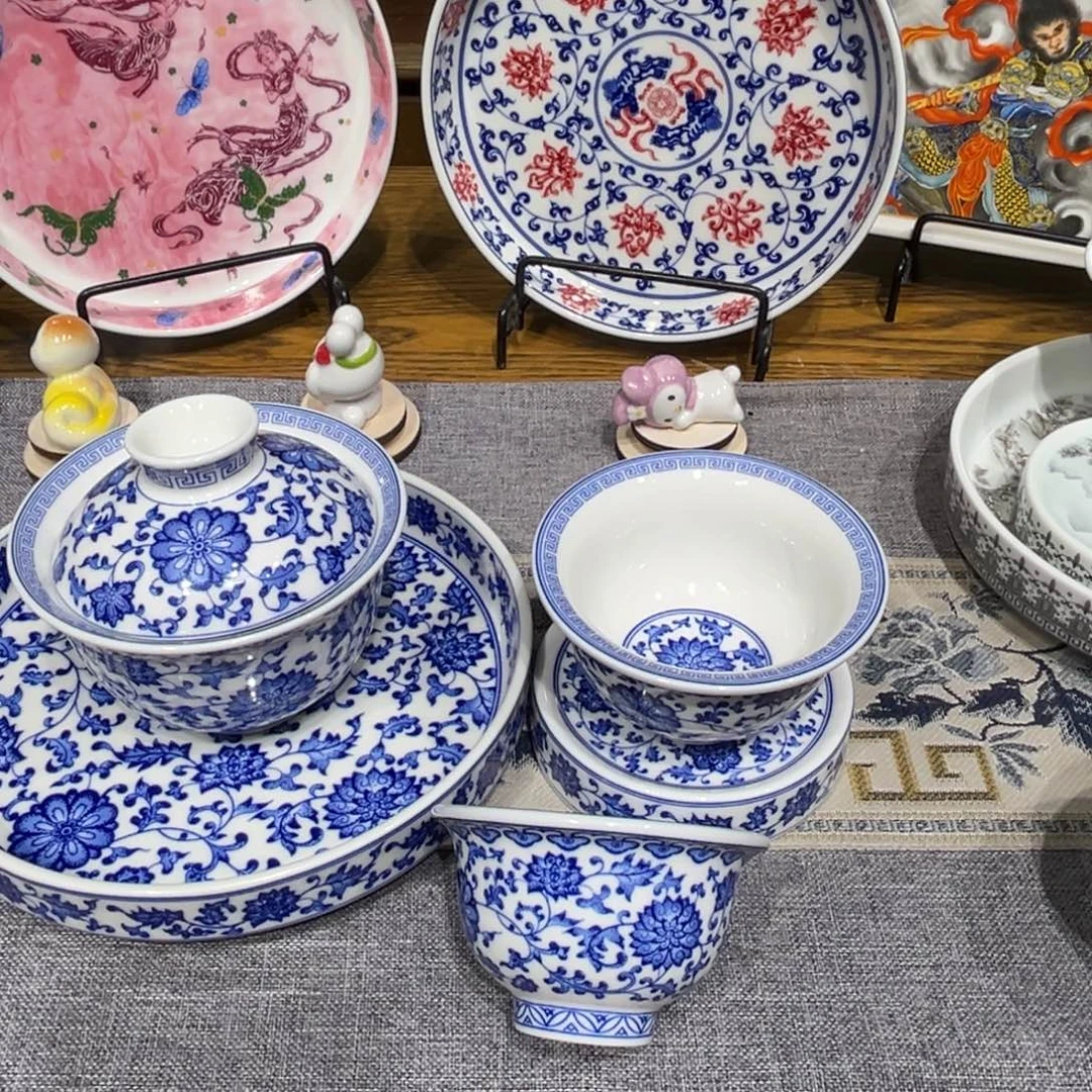 景德镇市和上海浦东国际会展览