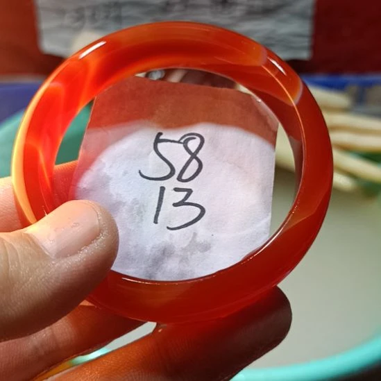 芙蓉石手镯未镶嵌