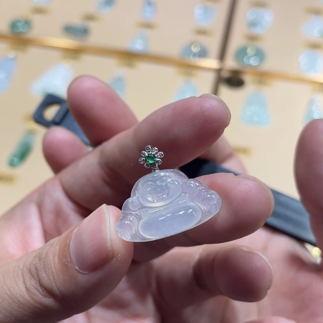 颈饰18K金镶嵌翡翠