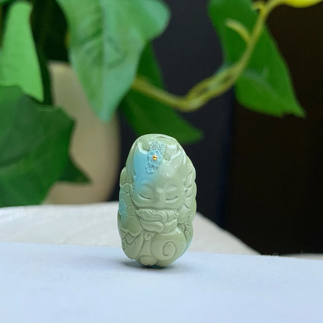 湖北原矿天然绿松石九尾狐小狐狸精美配饰