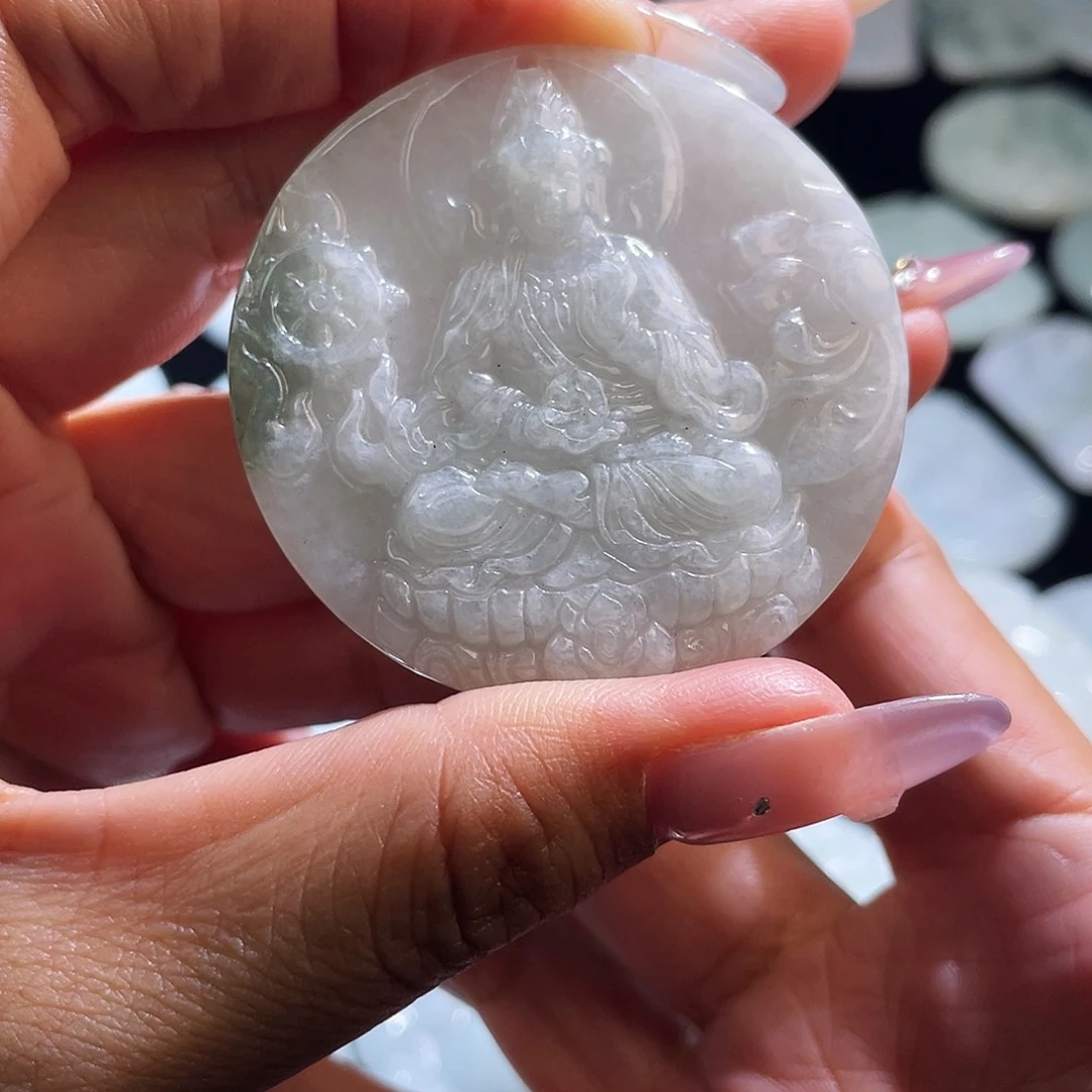 翡翠未镶嵌颈饰观音