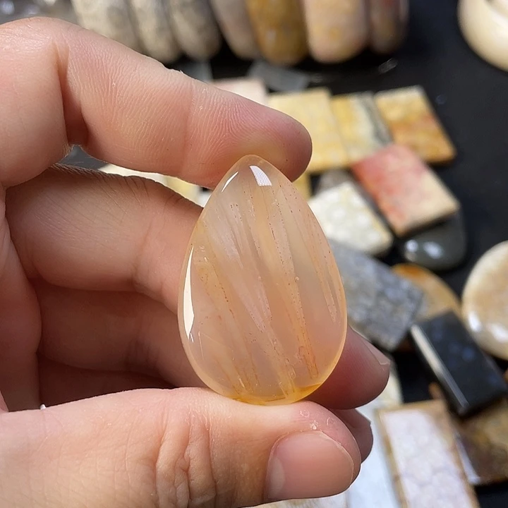 未镶嵌手链硅化珊瑚（珊瑚玉）