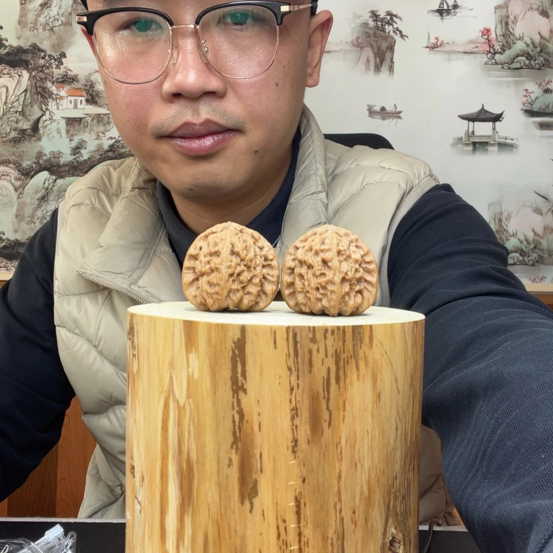 老***）文玩核桃把件baishizi