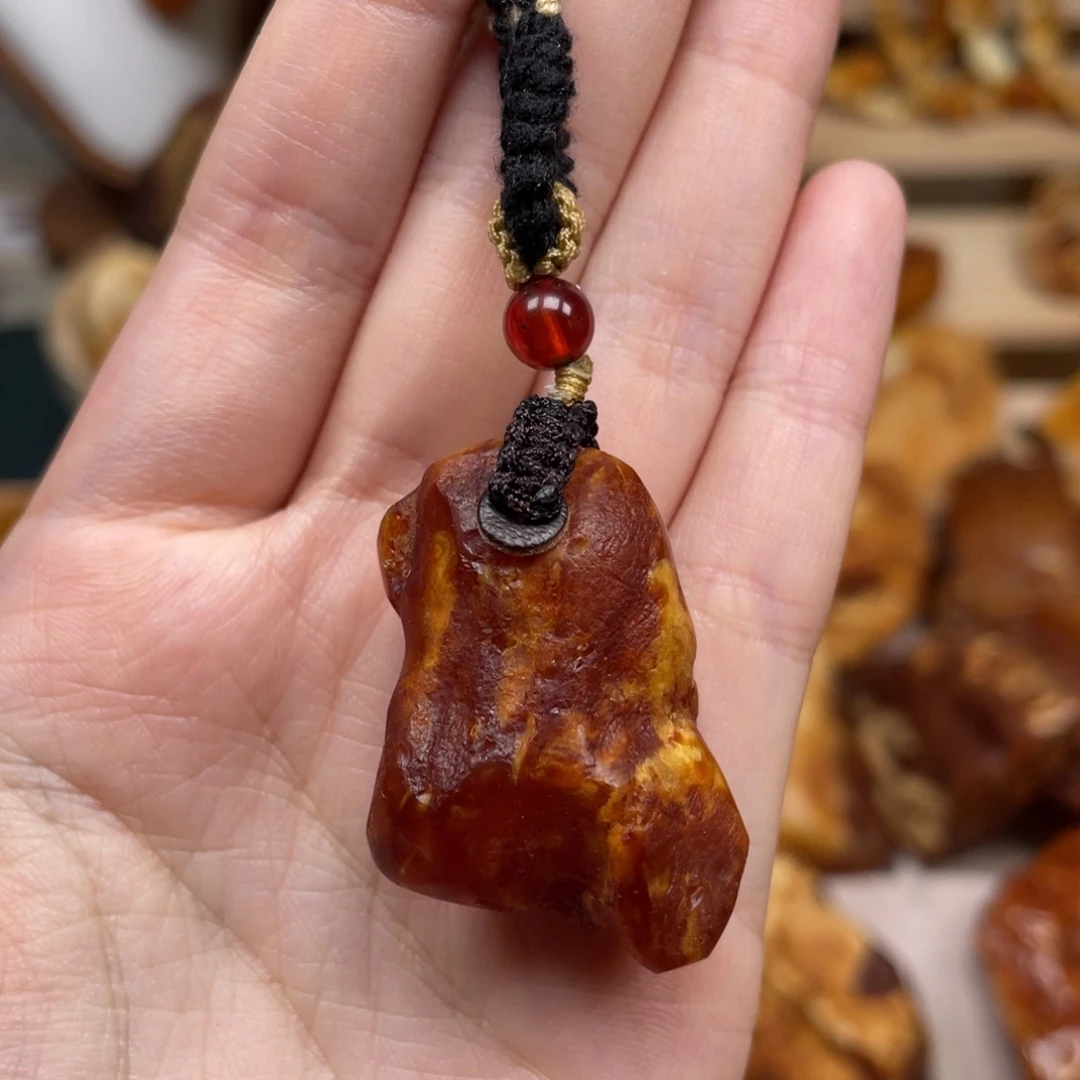 未镶嵌琥珀珠宝奇石