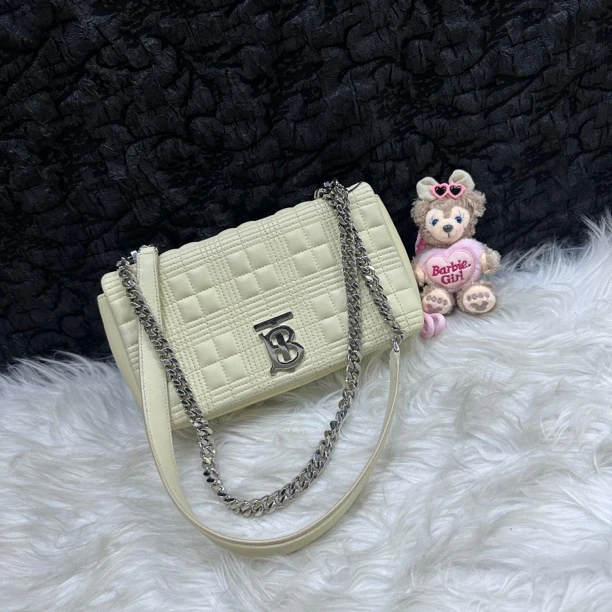 95新 BURBERRY/博柏利 博柏利白色泡芙斜挎包