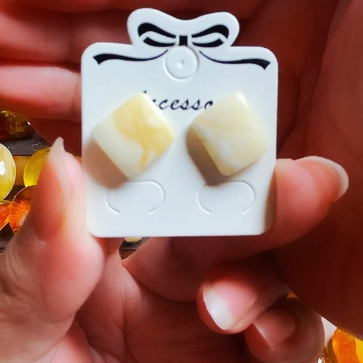 琥珀银S925镶嵌裸石耳钉