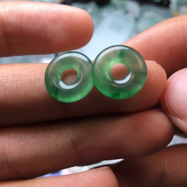 定制翡翠未镶嵌挂件