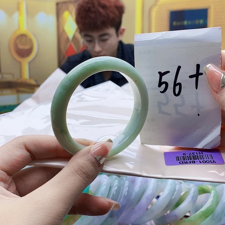 翡翠未镶嵌手镯000……