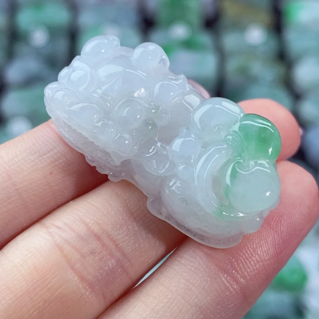 颈饰未镶嵌翡翠天然