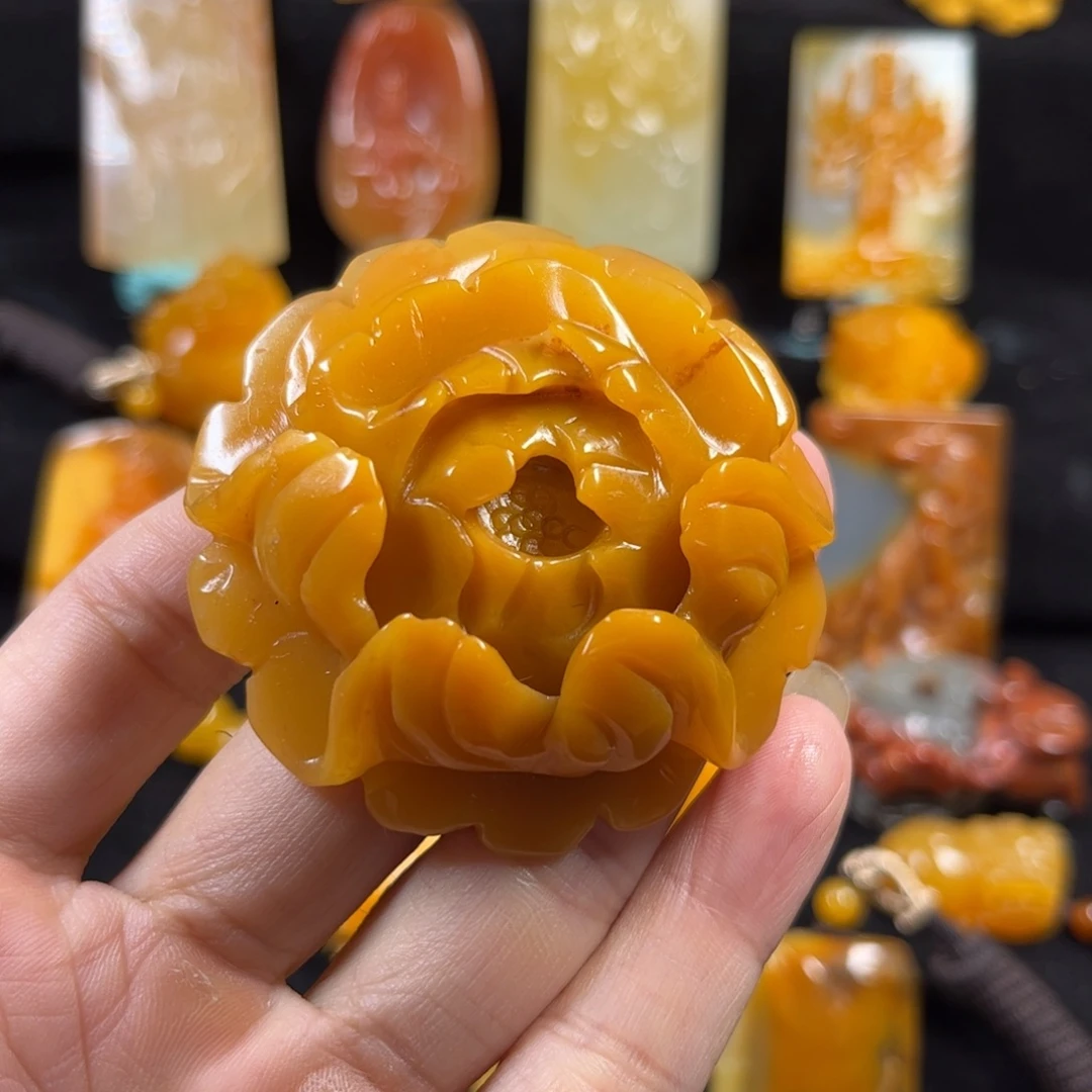 石英质玉（黄龙玉）合金颈饰