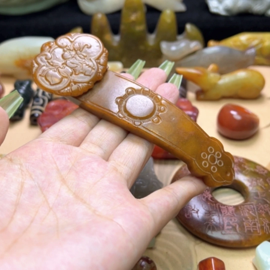 【闪购商品】蛇纹石玉未镶嵌颈饰