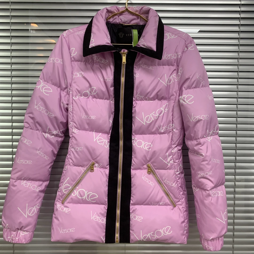 99新 VERSACE/范思哲 范思哲满印字母拉链羽绒服/42码/C01257