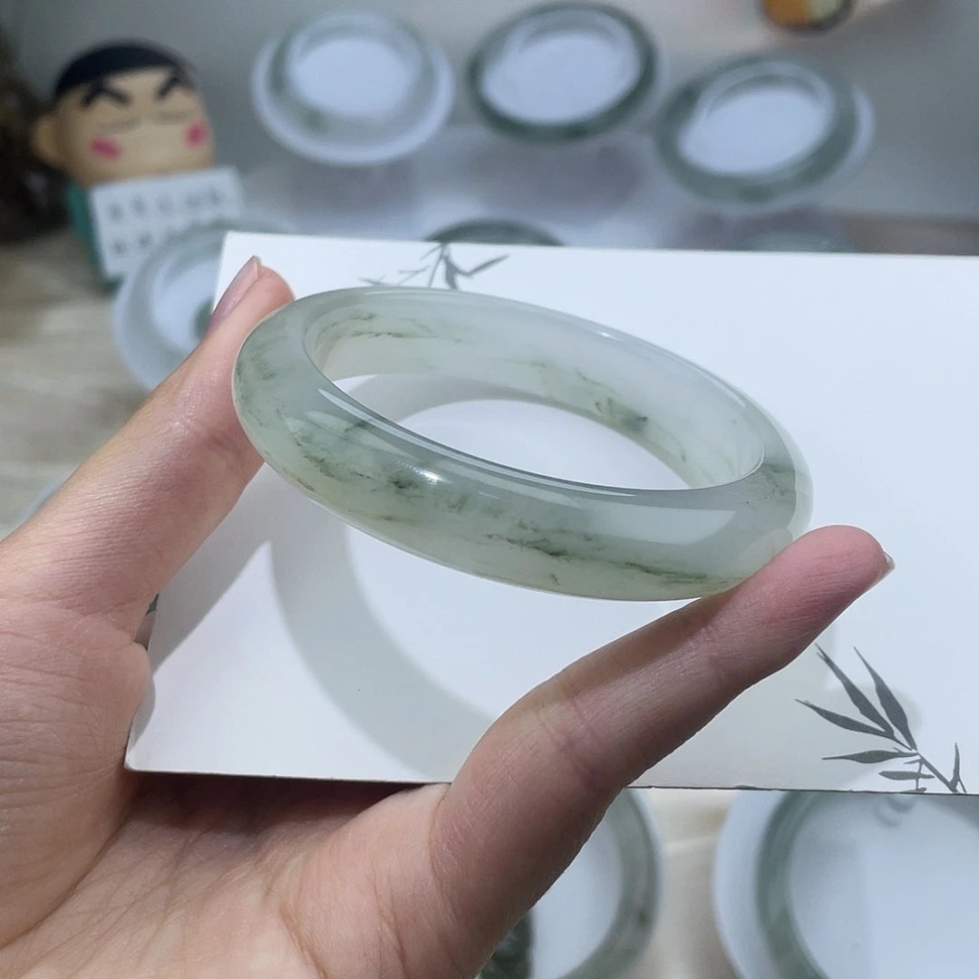 石英质玉（天山翠）未镶嵌手镯55.4圈口