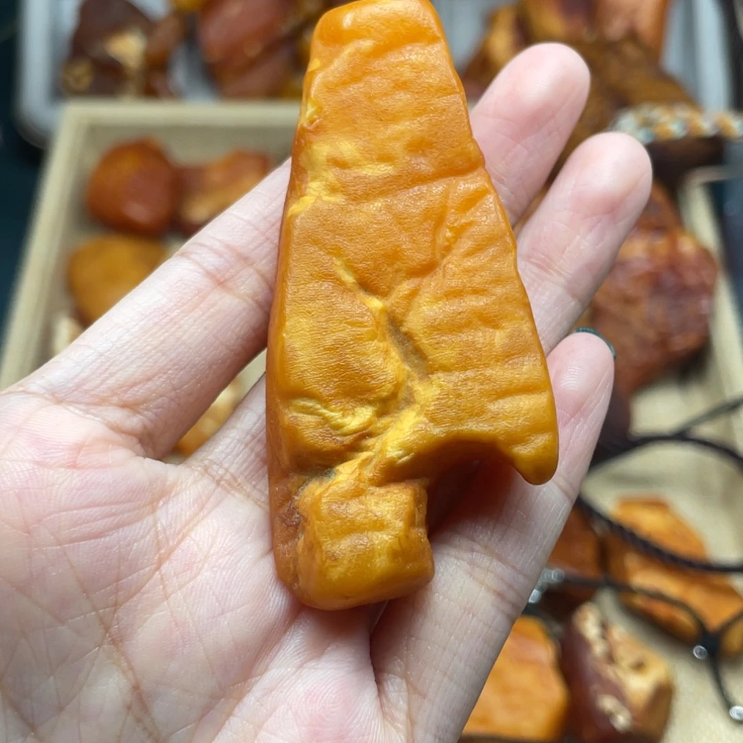 琥珀未镶嵌珠宝奇石