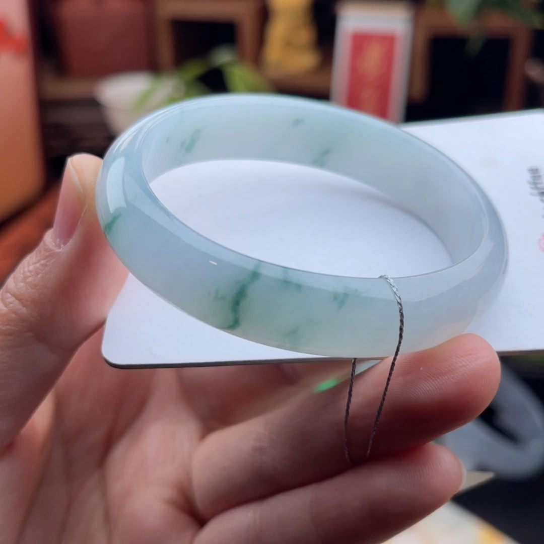 未镶嵌手镯（贵妃镯）翡翠飘花