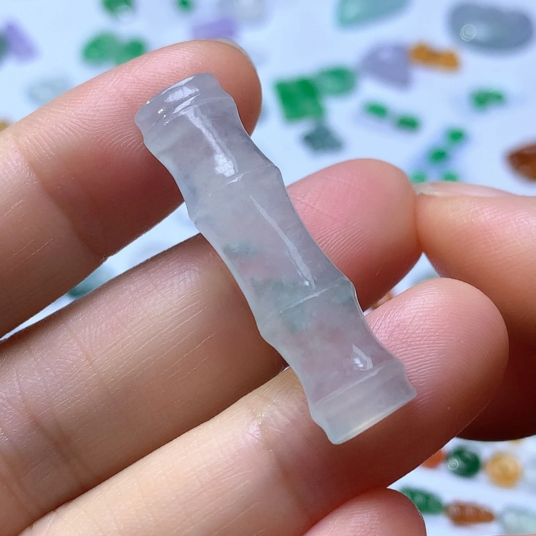 翡翠未镶嵌颈饰竹节