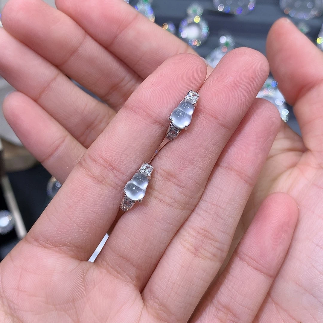 石英质玉耳钉银S925镶嵌鲸****O33