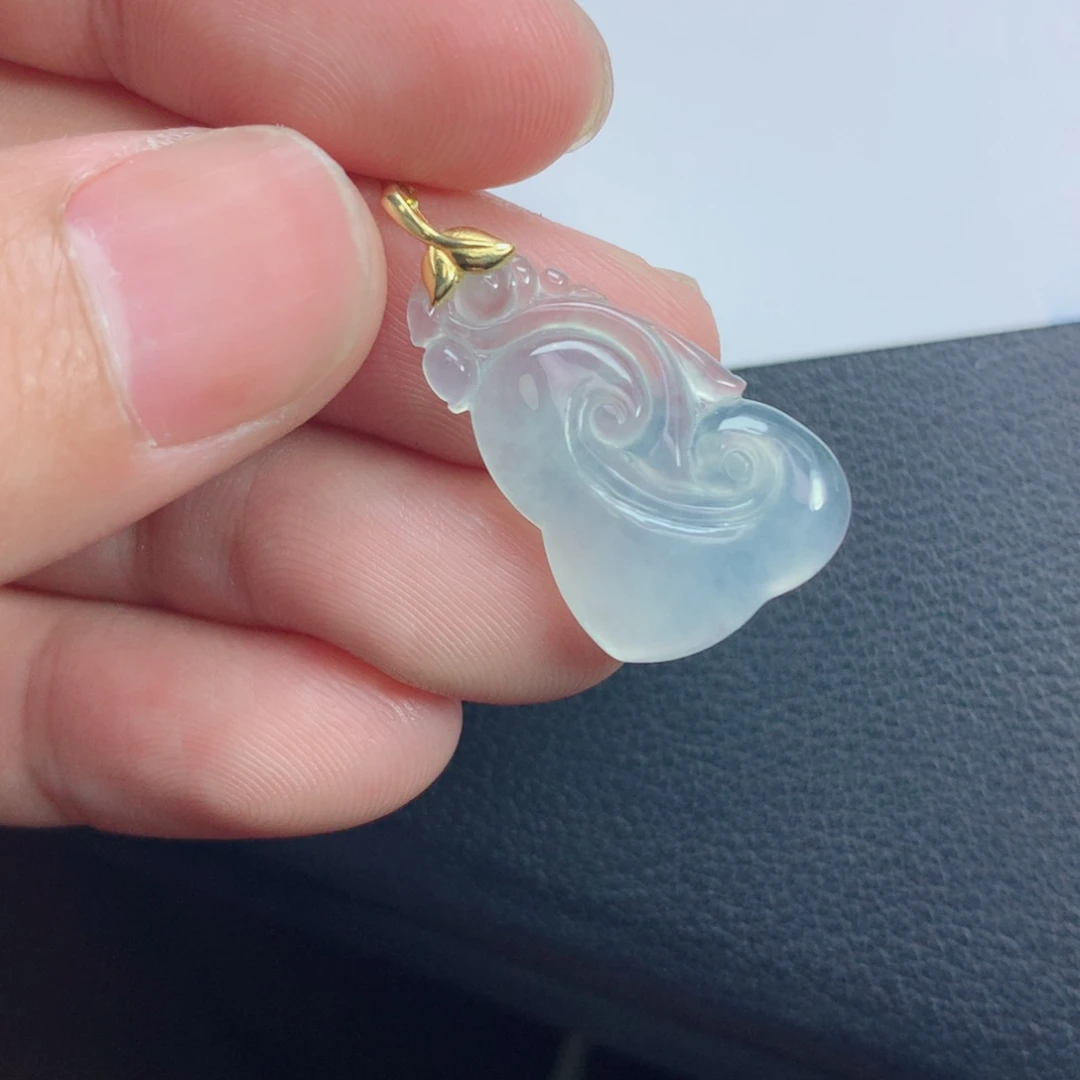 翡翠颈饰未镶嵌如意