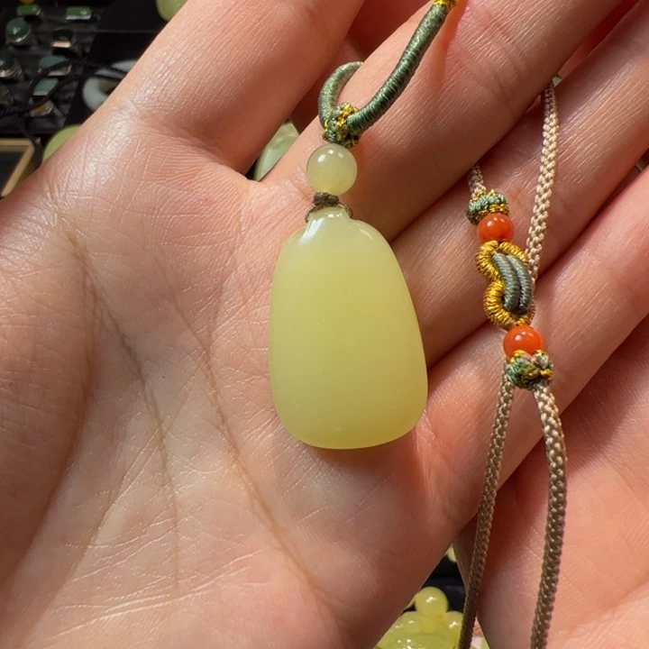 和田玉（黄玉）颈饰未镶嵌