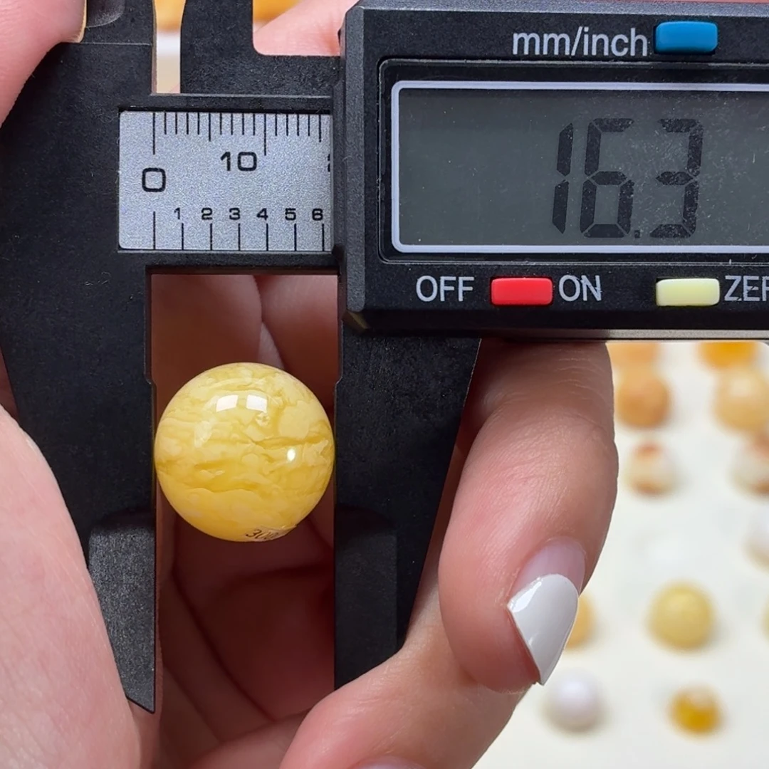 琥珀未镶嵌裸石16mm